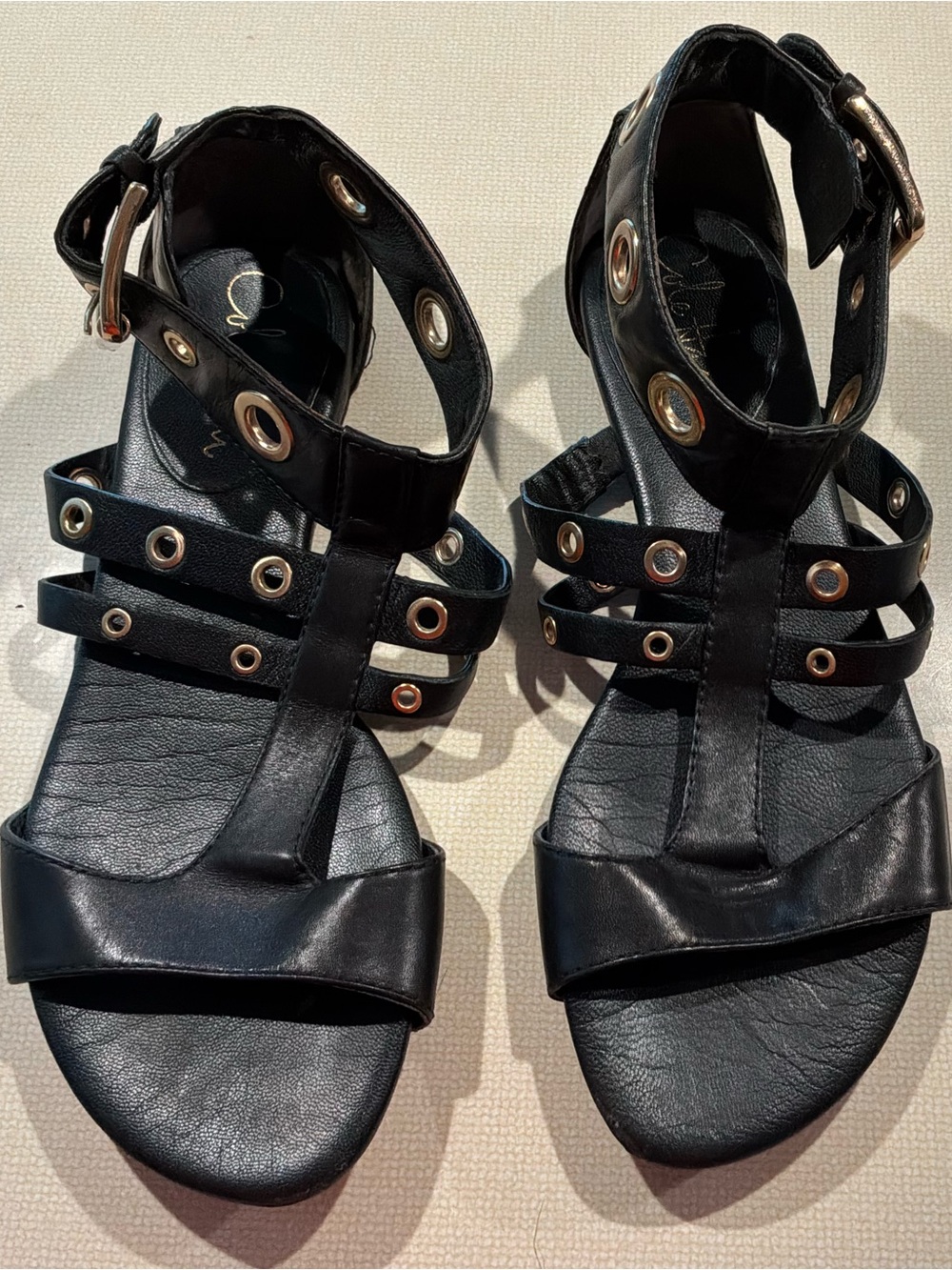 Cole Haan Sz7 Black w/Gold Grommet-Strap Gladiator Sandals padded Foot Preowned